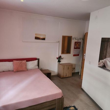 Halle, Top -Preise, 79 Qm Sd Fewo, Eg, Wahlweise Mit 1- 3 Dz, Tv Lounge, Kueche, Bad Wc Einfach Und Gut, Langzeitmieter Vb Preise ハレ エクステリア 写真